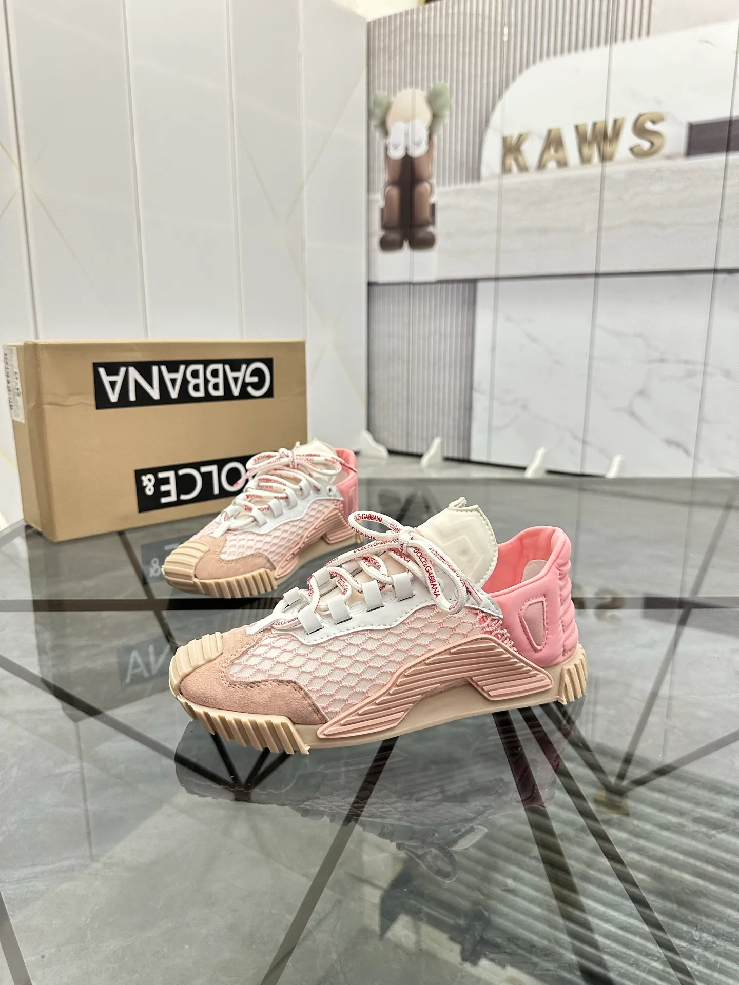 Men's shoes: 💰P440¥ Product trademark: DG "Dolce & Gabbana*" low-top sports shoes Regular size: 35-44 (can be customized to 45.46.) Couple style Product materials: Upper imported cowhide stitching original material, breathable lining, original outsole. Number: 803